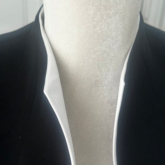 VTG 90s Jessica Howard Cropped Blazer – Black w/ White Contrast Piping, USA Sz 8 - Picture 3 of 14